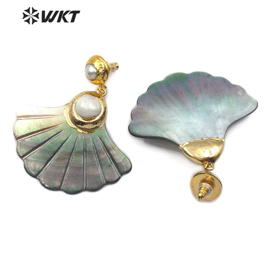 WT-E502 Sector Shell Horn Pendant With Pearl Stud Gold Plating and Pearl Decoration Natural Wild Coast Sea Black Shell Earring