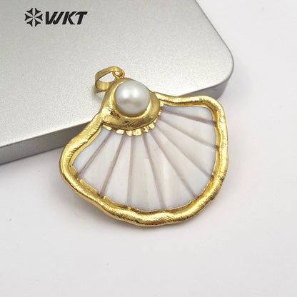 WT-JP153 Wholesale Jewelry White Shell Pendant with Pearl Fan Shape Gold Trim Shell Pendant Hot-selling New Arrival Jewelry