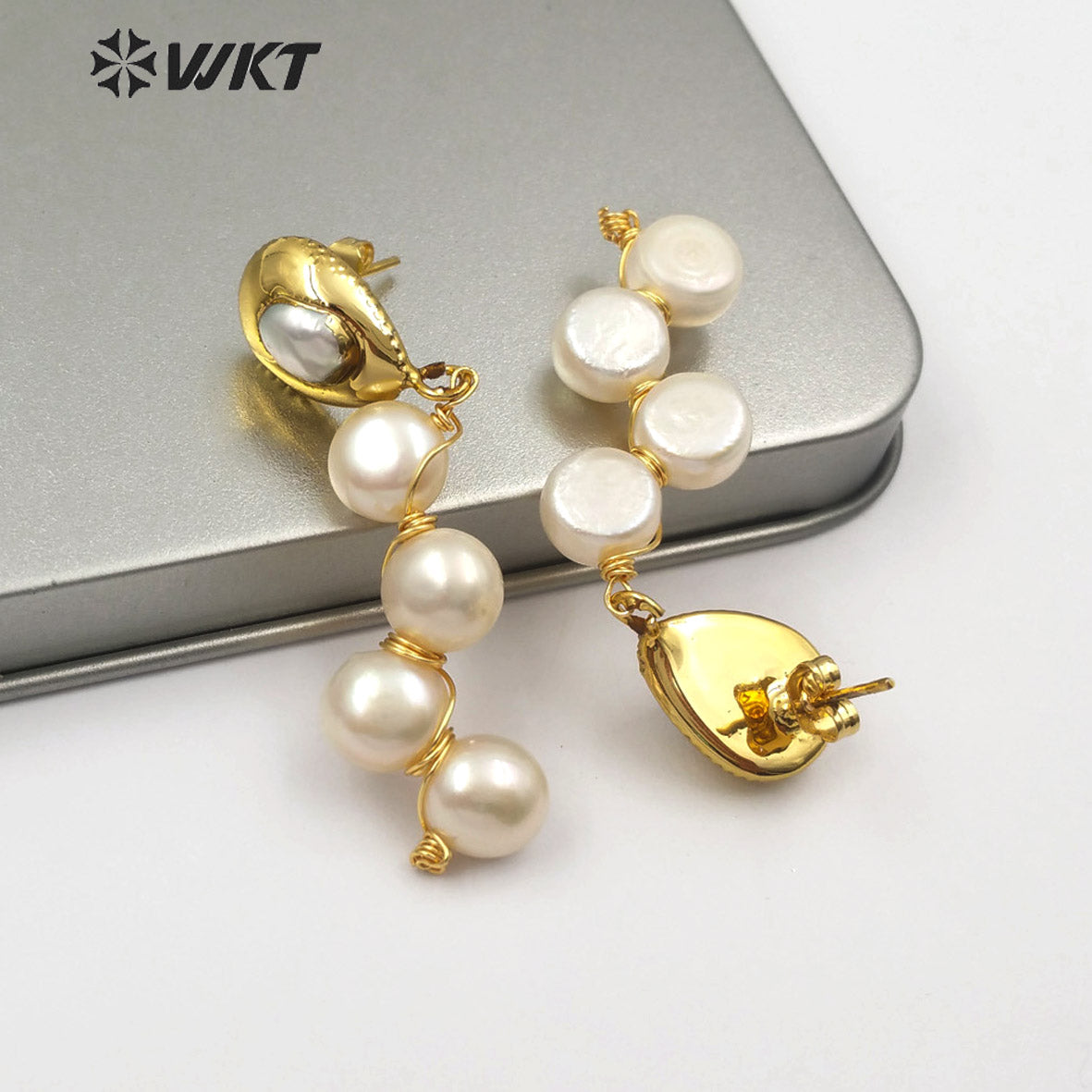 WT-E529 New Design Is Elegant and Beautiful Natural Freshwater Pearl Earring in Gold Plated With Four Little Round Pearl Earring