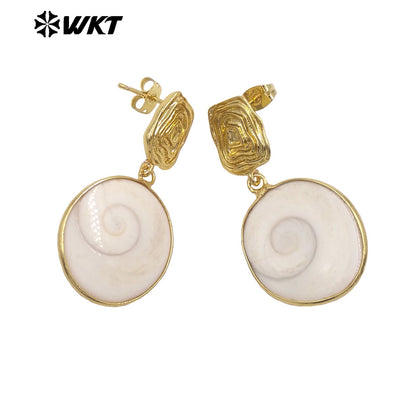 WT-MPE170 Exclusive Handmade Trendy Style Gold Plated Natural Trumpet Shell Earrings As Women Wedding Jewelry Accessories