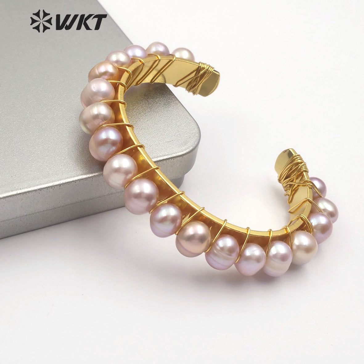 WT-B474 Women Gold Bangle Jewelry Natural Multi-pearl Bangle Pale Pink Rose Golden Pearl Bangle