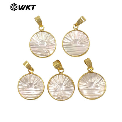 WT-JP511 Wholesale Minimalism Gold Plated Mother Of Pearl Carved Sunrise Charms Pendants For Women Necklace Jewelry Decorative