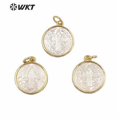 WT-MP172 WKT Super Hot Hand Make Carved Gold Bezel Setting Christian Pendant Popular White Mop Shell Gold Jesus Pendant