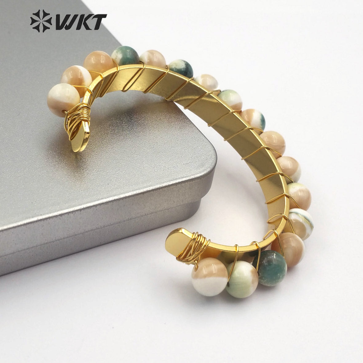 WT-B477 Wholesale New Jewelry Natural Shell Gold Bangles Nice Decent Lady Shell Bangles Anniversary Gift Birthday Gift