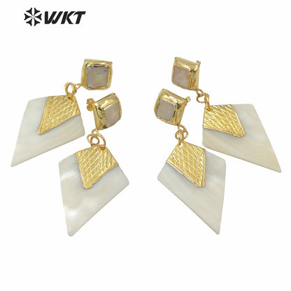 WT-MPE042 Unique Fashion Gold Electroplated Arrowhead White Shell Earrings Women Anniversary Wedding Gift Earrings Studs