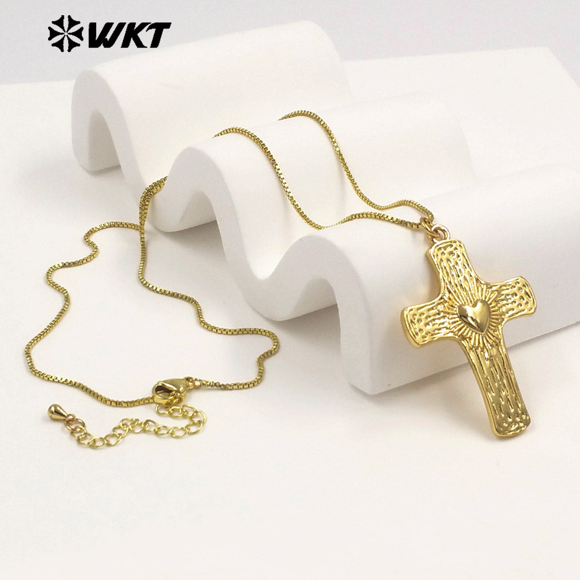 WT-JFN70 Good Quality Thin Chain With Yellow Brass Metal Cross Shape Pendant Necklaces For Friends Fashionable Jewelry Gift