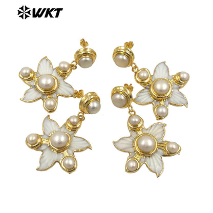 WT-MPE146 Popular Natural Round Pearl Handmade Carved Shell Flower Shape Earrings Elegant Style for Ladies Jewelry Gift