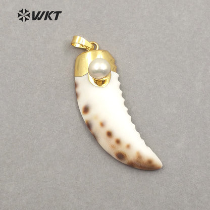 WT-JP072 18k Gold Trim in Knife Shape Random Size Pendant for Women Jewely Natural Sea Shell With Baroque Pearl Charm Pendant