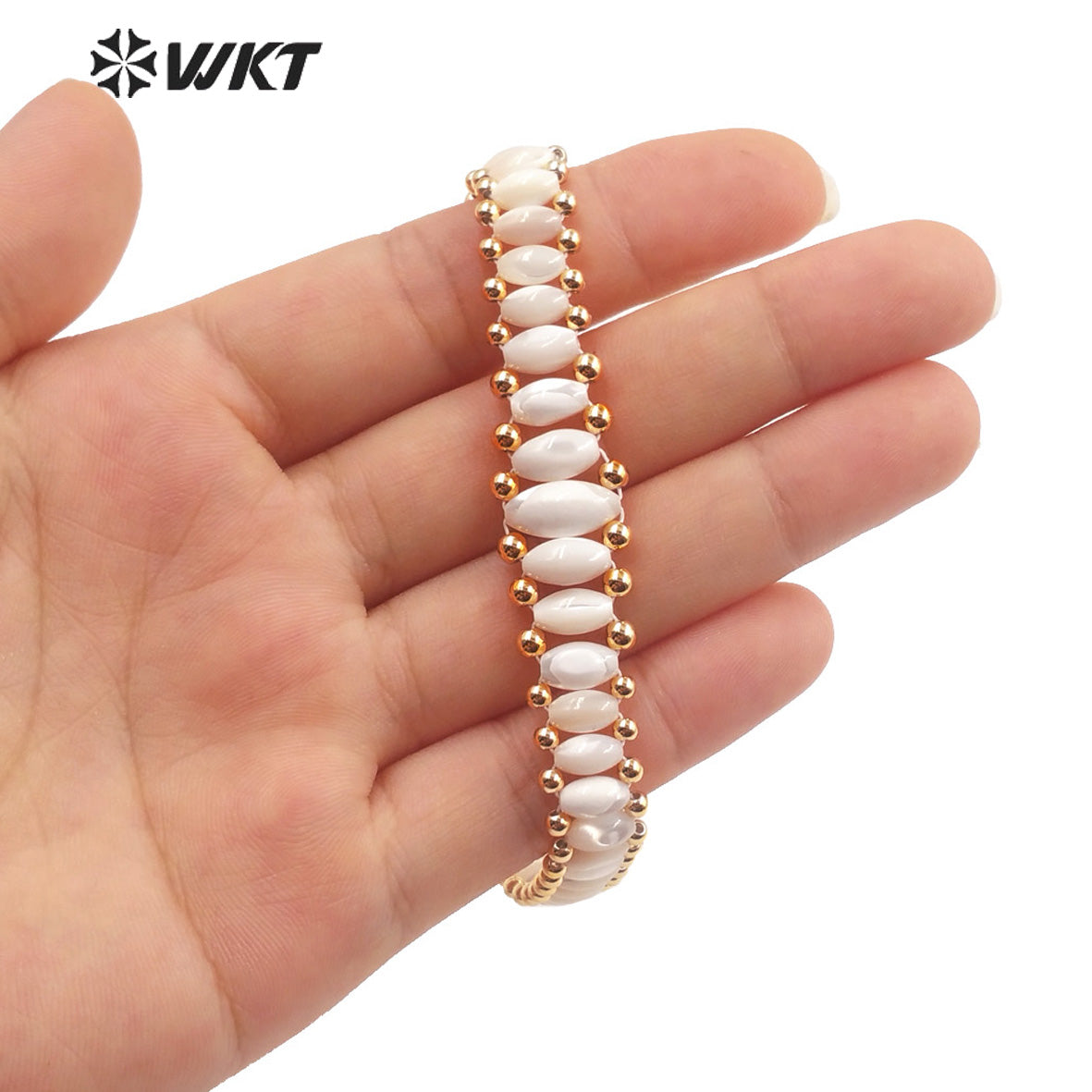WT-MPB080 Wholesale Newest Natural White Shell Bracelets Lady Handmade Beads Bracelet Bohemian Women Bracelets