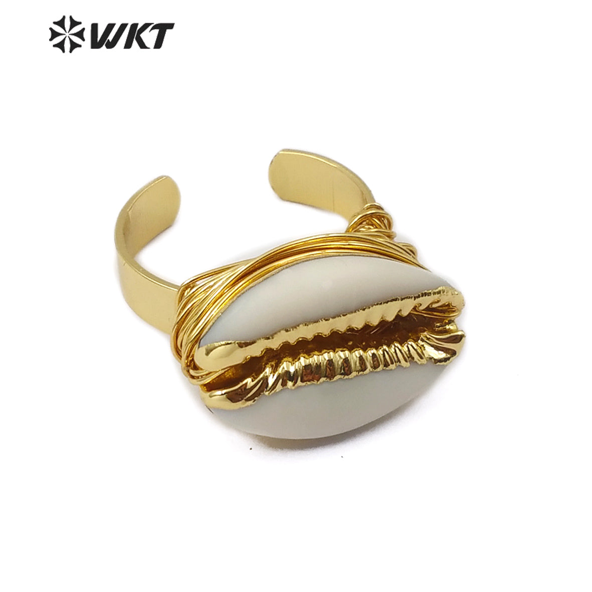 WT-R339 Wholesale Wire Wrapped Cowrie Ring New Arrival Natural Cowrie Gold Electroplated Ring Women Charm Jewelry Ring