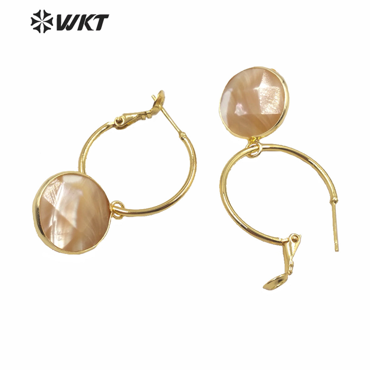 WT-MPE035 Fashion Gold Electroplated Round Shell Charm Earrings Women Round Faceted Shell Hoop Earrings for Wedding Earrings