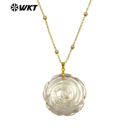 WT-JN311 Wholesale Popular Natural MOP Shell Big Rose Flower Necklace With Gold Plated Tiny Chain Elegant Female Gift Accessory