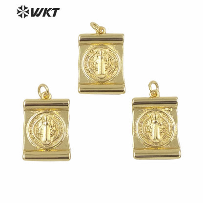WT-MP147 Newest Long square Gold Electroplated Yellow Brass Metal Setting Jesus Pendant Hot Sales Gold Religious Jesus Charms