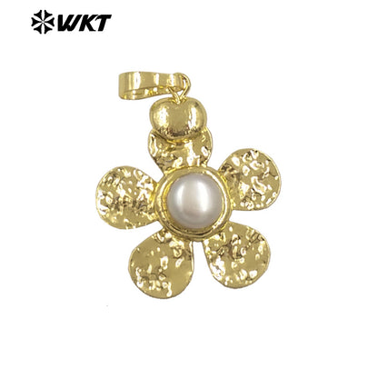 WT-JP413 Fashion Romantic Wholesale Freshwater Pearl Flower Pendant 18k Gold Metal Plated for Handmade DIY Necklace