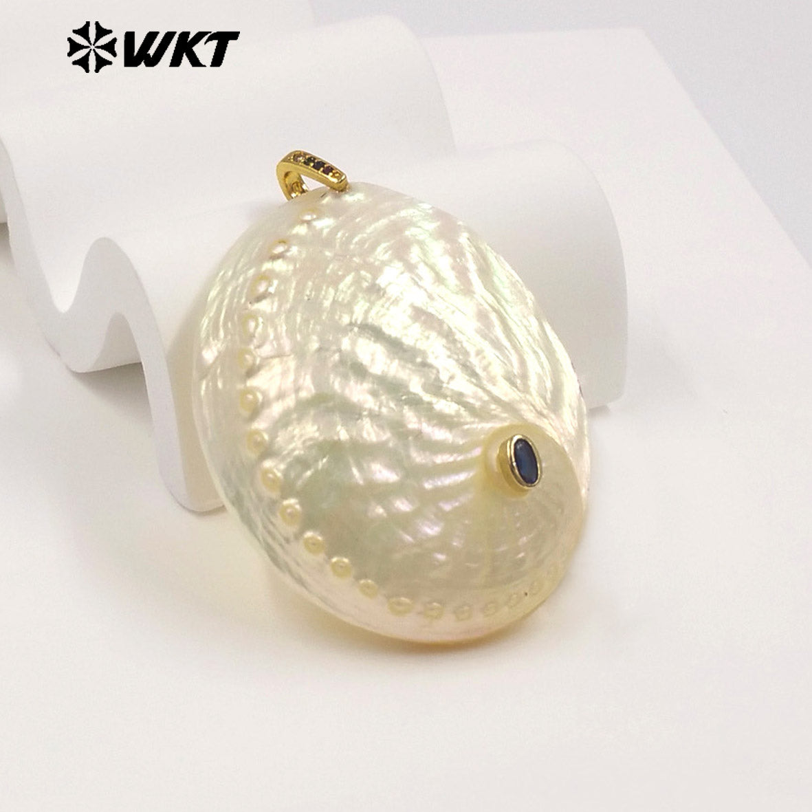 WT-JP498 Wonderful Trendy Natural Trumpet Setting In Zircon Gold Charm Pendants As Women Summer Series Necklace Accessory