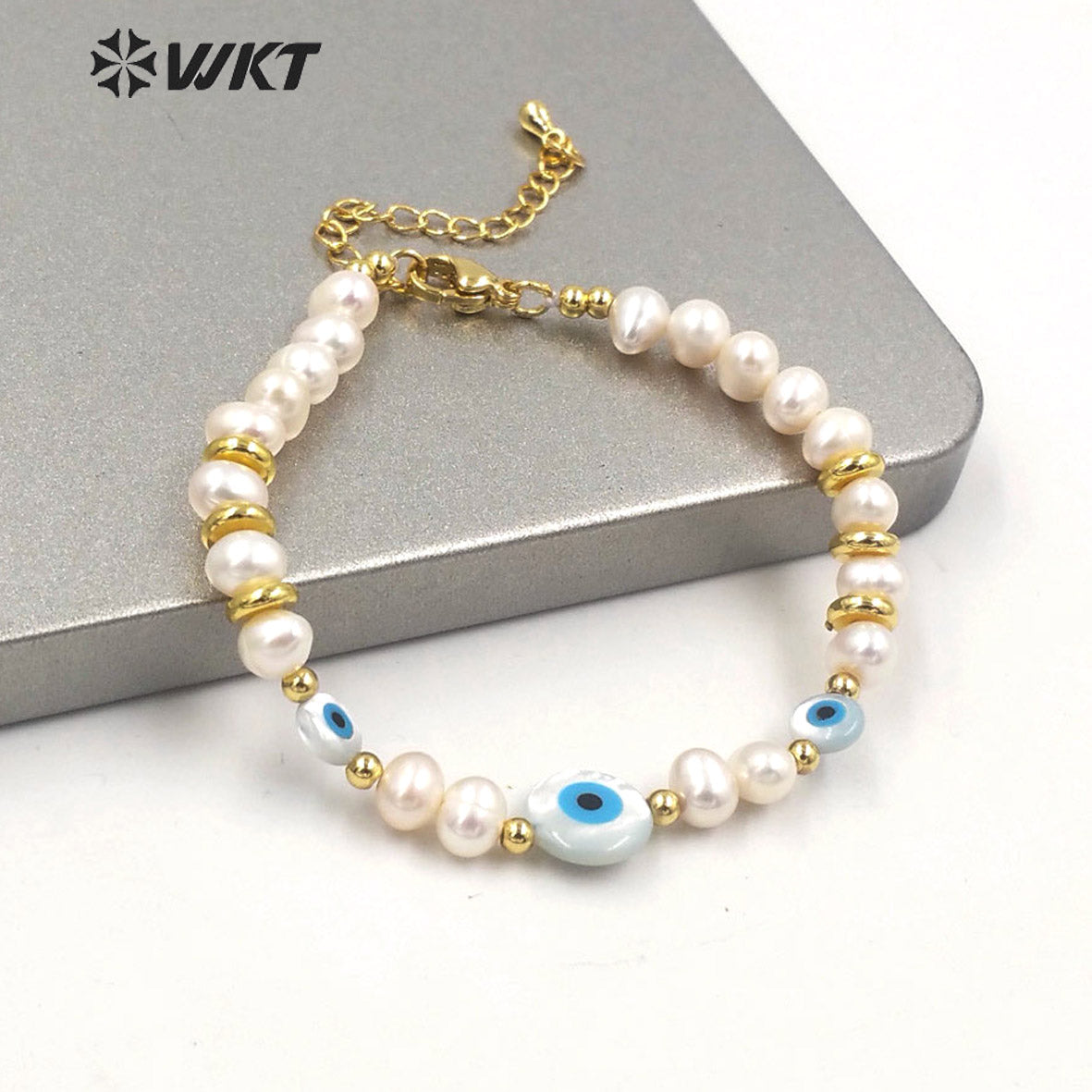 WT-MPB068 Wholesale Fashion Gold Shell Eye Pearl Bracelet Gorgeous Handmade Strand Space Beads Pearl Bracelets