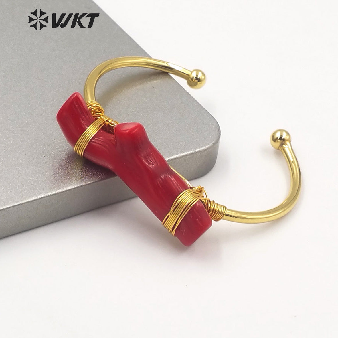WT-B568 Newest Women Hand Make Wire Wrapped Red Coral Gold Bangle Women Open Size Adjustable Boho Red Coral Bangle