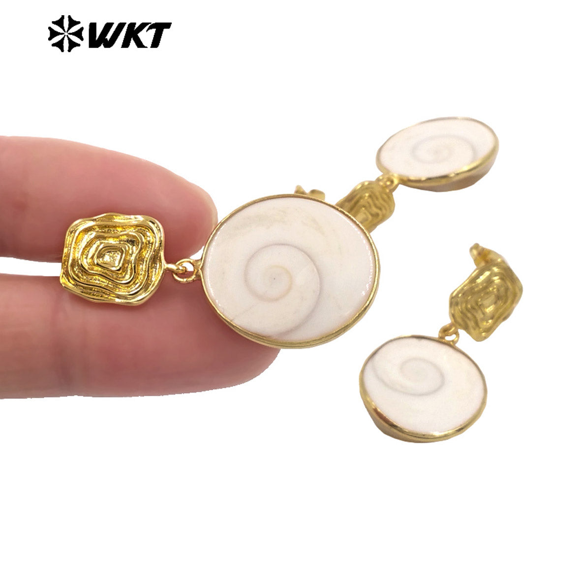 WT-MPE170 Exclusive Handmade Trendy Style Gold Plated Natural Trumpet Shell Earrings As Women Wedding Jewelry Accessories