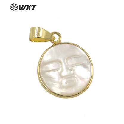 WT-JP297 French Vintage Charming Trumpet Shell Pendant Carved Sleeping Face Round Pendant Female Jewelry Natural Shell Pendant