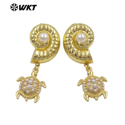WT-ME134 Lovely Shell Shape Brass Gold Plated With Little Charm And Artificial Pearl Earrings For Women Daily Decoration