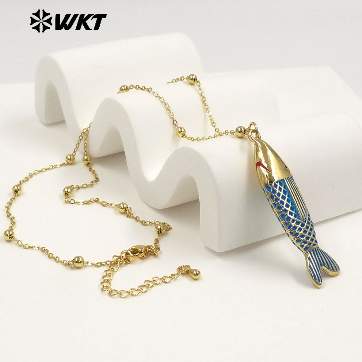 WT-JFN68 Exquisite Gold Plated Chain With Colorful Drop Oil Fish Pendants Necklaces For Women Trendy Wearing Accessory