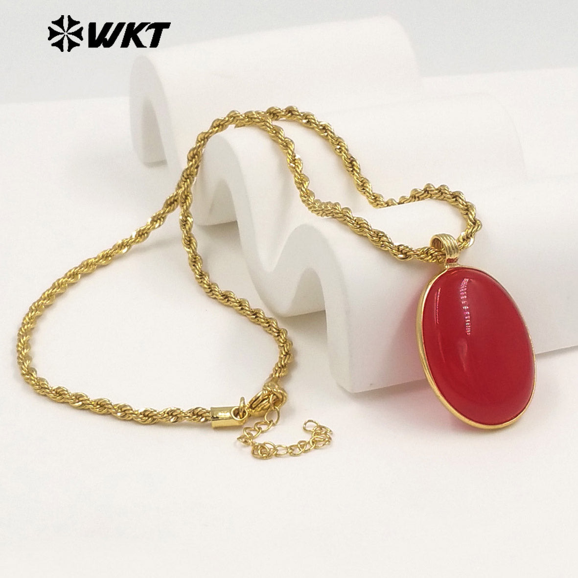 WT-N1539 Good Quality Yellow Brass Gold Plated Chain With Natural Gemstones Round Pendant Necklaces For Simple Style Jewelry