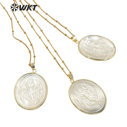 WT-JN144 Fashion Gold Plated the Beauty Girl Handmade Carve Big Mother of Pearl Pendant Necklace Gold Bezel White Shell Necklace