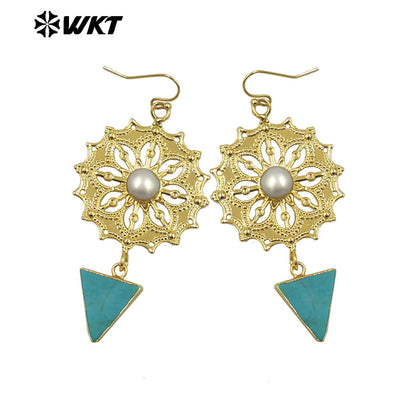 WT-MPE151 Wholesale Newest Design Ladies Fashion Gold Plated Natural Freshwater Pearl Earrings With Triangle Stone Charm