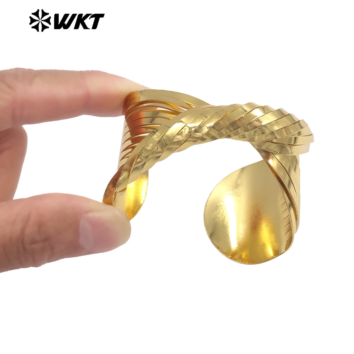 WT-B708 Newest Unique Design 18K Gold Plated Yellow Brass Cross Weaving Metal Women Adjustable Bangles As Anniversary Gift