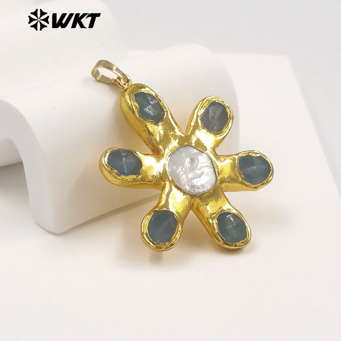 WT-JP473 Popular Fashion Gold Electroplated Natural Stones And Pearl Flower Shape Charm Pendants For Girls Birthday Gift