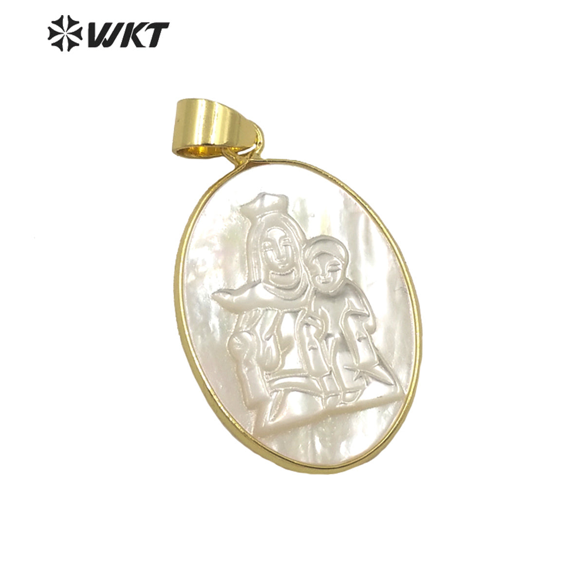 WT-JP265 Newest Hand Carved White Mother of Pearl Shell Mother and Son Image Pendant Gold Bezel Oval Religious Jewelry Pendant
