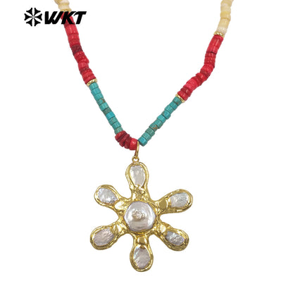 WT-JN402 Gorgeous Stone Beads Splicing Chain With Gold Plated Natural Freshwater Pearl Flower Pendant Necklace As Friend Gift