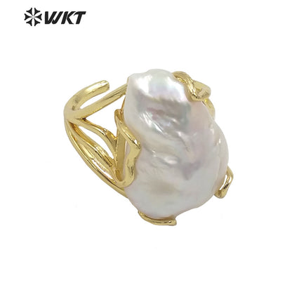 WT-MPR037 Unique Fashion Gold Plated Resist Tarnishable Freshwater Pearl Ring for Friend Wedding Ring Gorgeous Claw Setting Ring