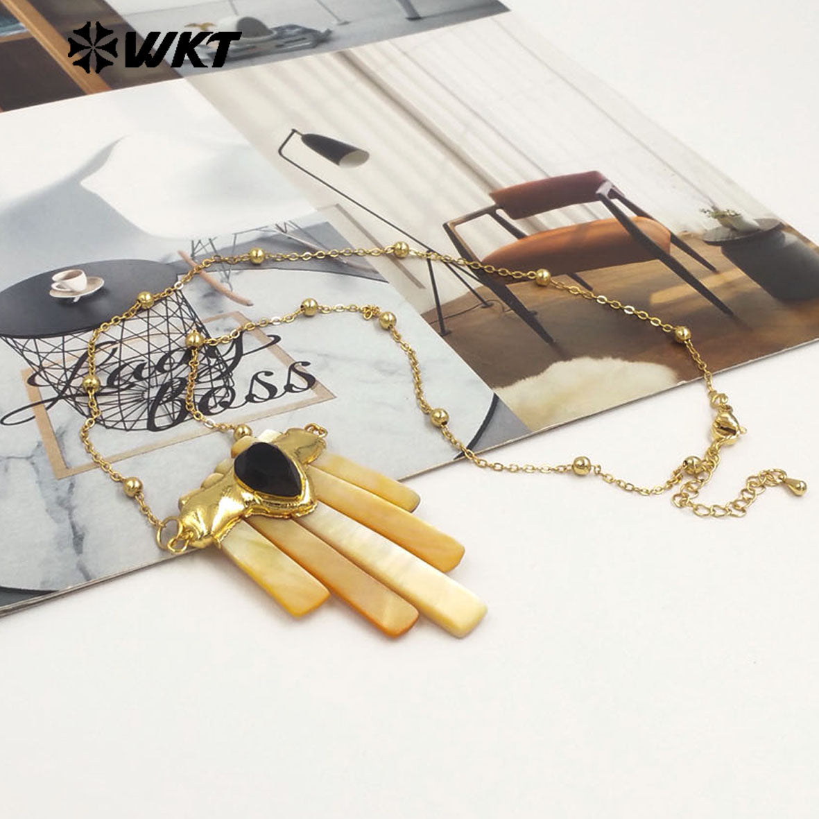 WT-JN323 Natural Shell Statement Necklace Rectangle Shape Special Jewelry Design Gold Electroplated Tiny Chain For Birthday Gift