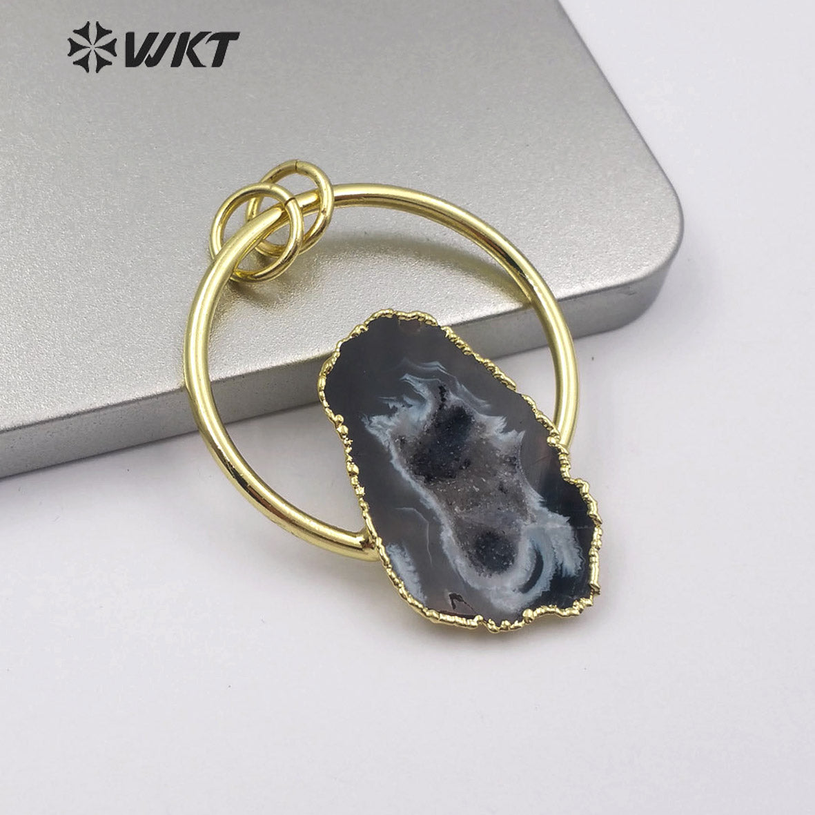 WT-P1455 Wholesale Natural Druzy Geode Agate Pendant with Golden Circle Women Necklace Ornaments Jewelry