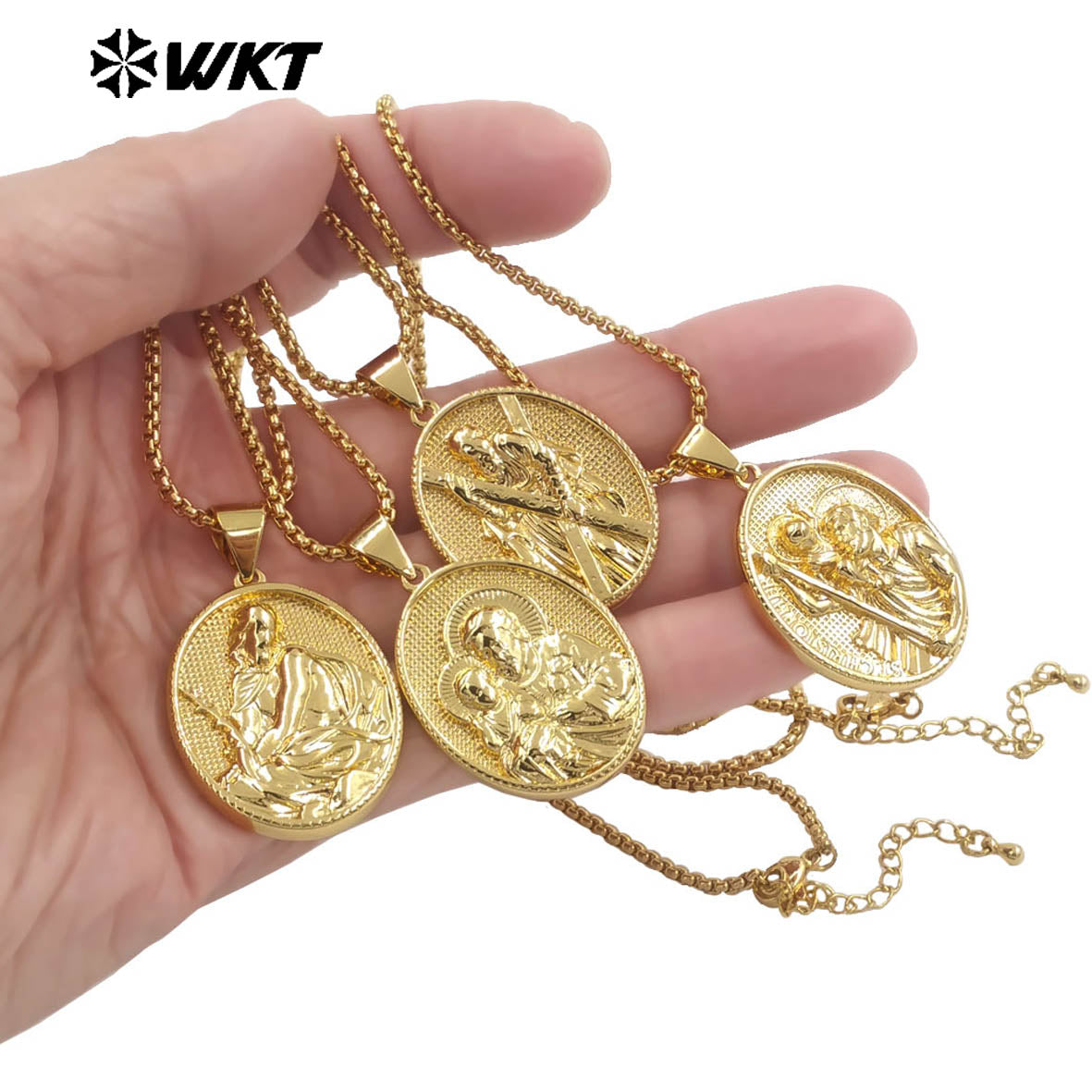 WT-JFN36 Religious Style Pendant Necklace with 18K Gold Electroplated Jesus Patterns High Quality Resist Tarnishable Jewelry