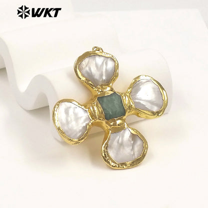 WT-JP425 Fashion Attractive Gold Plated Shell Middle With Natural Gemstones Flowers Shape Pendant For Jewelry Diy Making