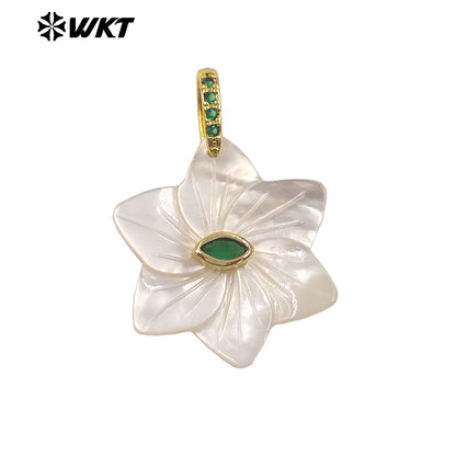 WT-JP479 Factory Wholesale Colorful Zircon And White Shell Carved Flower Shape Gold Pendant As Handmade Jewelry Findings