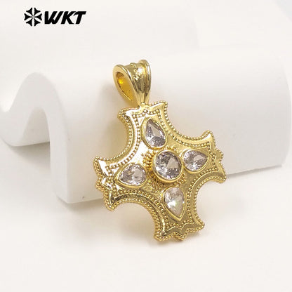 WT-P2118 Newest Product Gold Plated Yellow Brass And Zircon Cross Shape Metal Pendant For Friends Jewelry Present Design