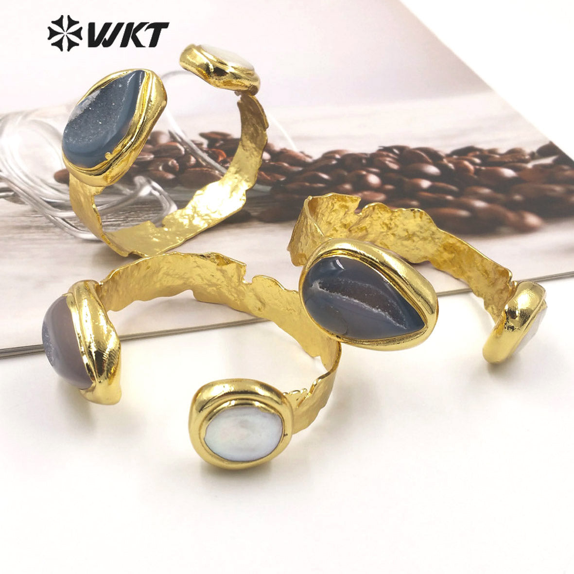 WT-B653 Wholesale New Gorgeous Natural Teardrop Druzy Geode Agate and Real Pearl Bangle in Adjustable With 18k Gold Plated