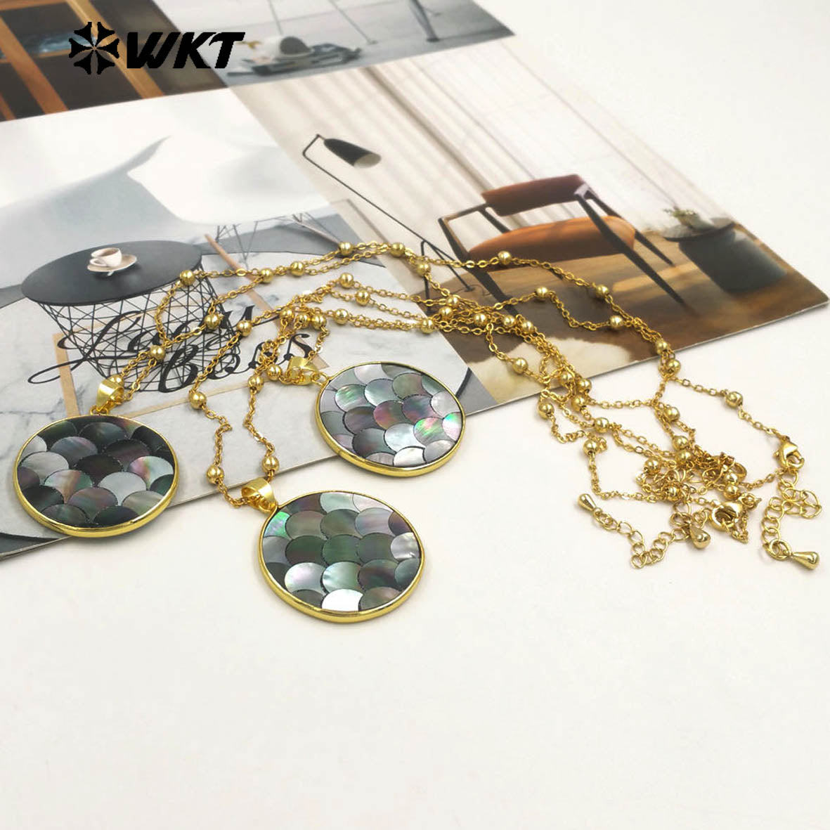 WT-JN312 Natural 18K Gold Plated Penguin Shell Necklace Special Design Round Shape Causal Style Fashion Women Jewelry Wholesale