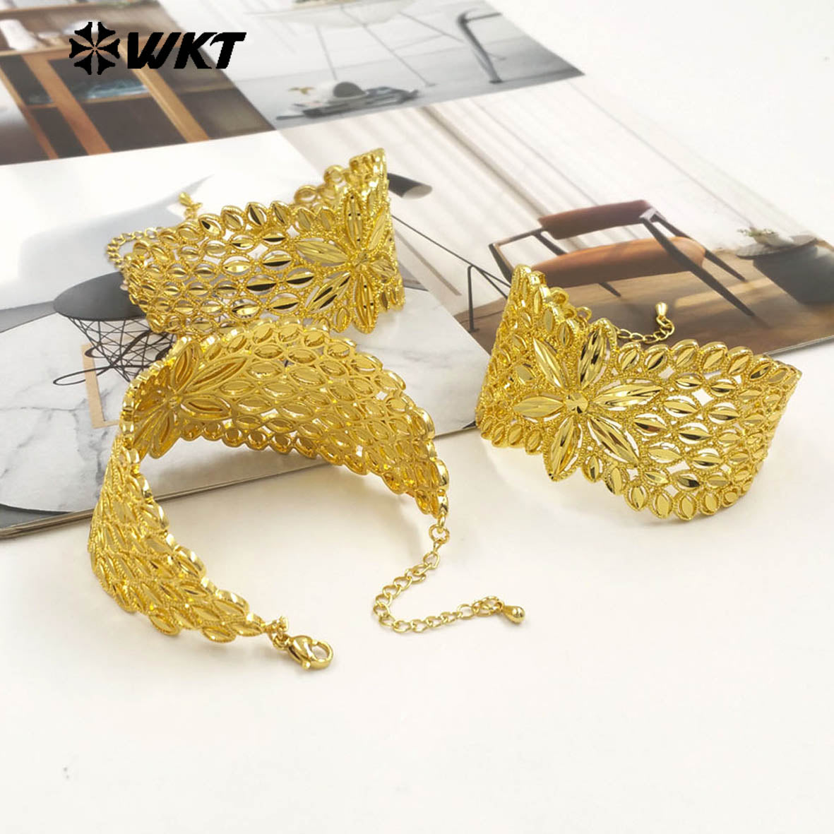 WT-B676 New Stock Arrival 18K Gold Plated Natural Brass Delicate Flower Wide Adjustable Bracelet for Women As Anniversary Gift