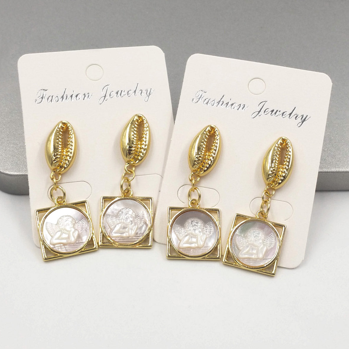 WT-MPE067 Spiral Brass Earring Micro Pave Earring Shape Classic Vintage Pearl Character Pendant Women Pearl Earring