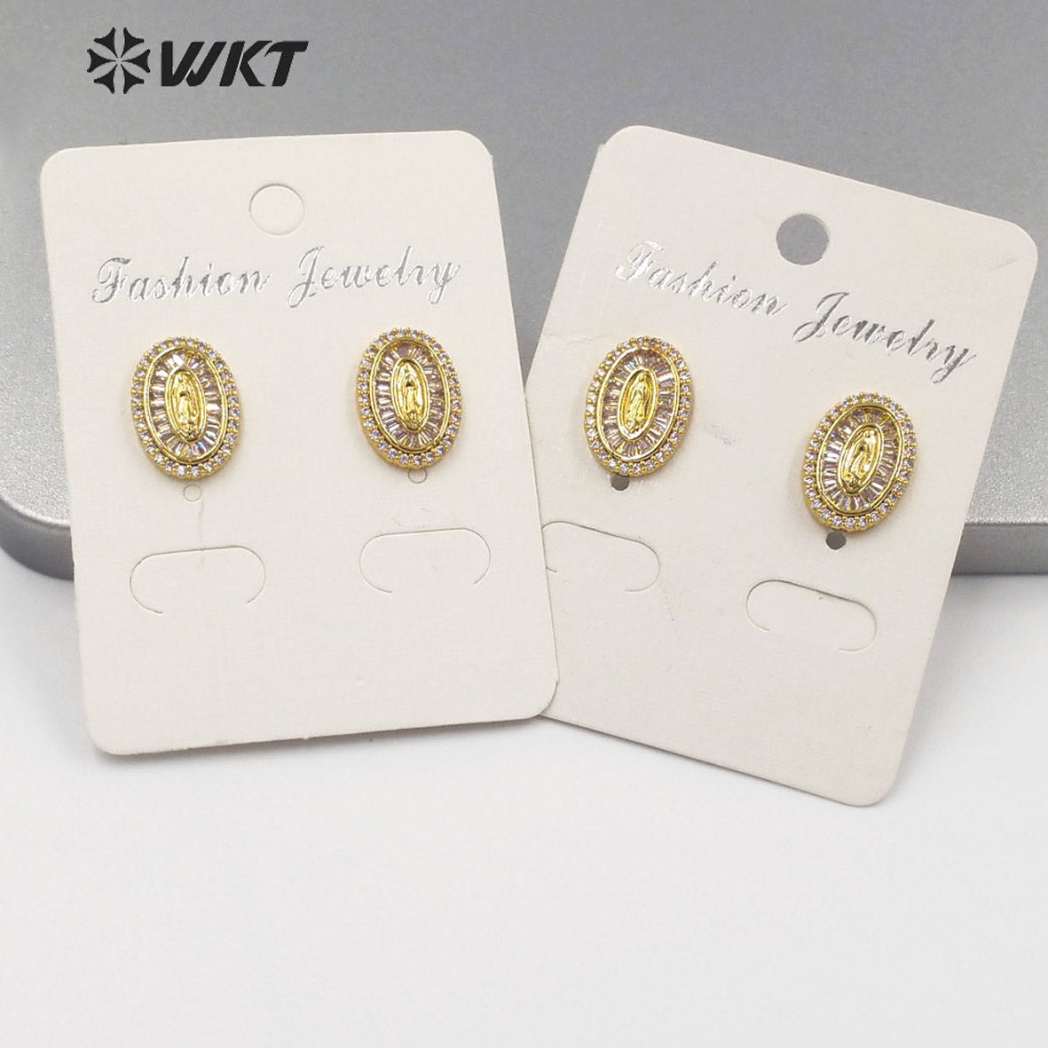 WT-ME098 Wholesale Newest Romantic Fashion Light Luxury Natural Cubic Zircon Round Shaped Micro Paved Earrings Studs