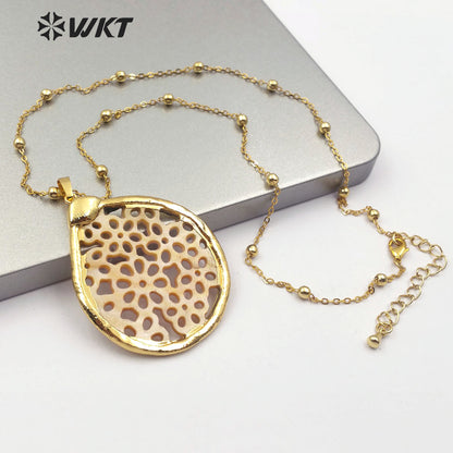 WT-JN107 New Design Natural Shell Hollow Flower Pattern Pendant Necklace Hot Sale Women Fashion Charm Jewelry Shell Necklace
