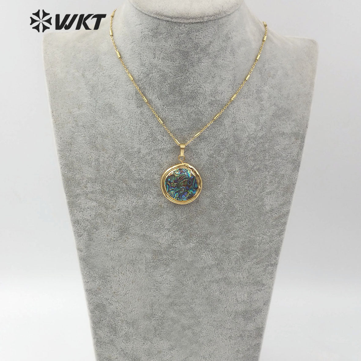 WT-JN061 New Arrival Women's Jewelry Round Natural Color Shell Pendant 18K Gold Plated Natural Abalone Shell Necklace