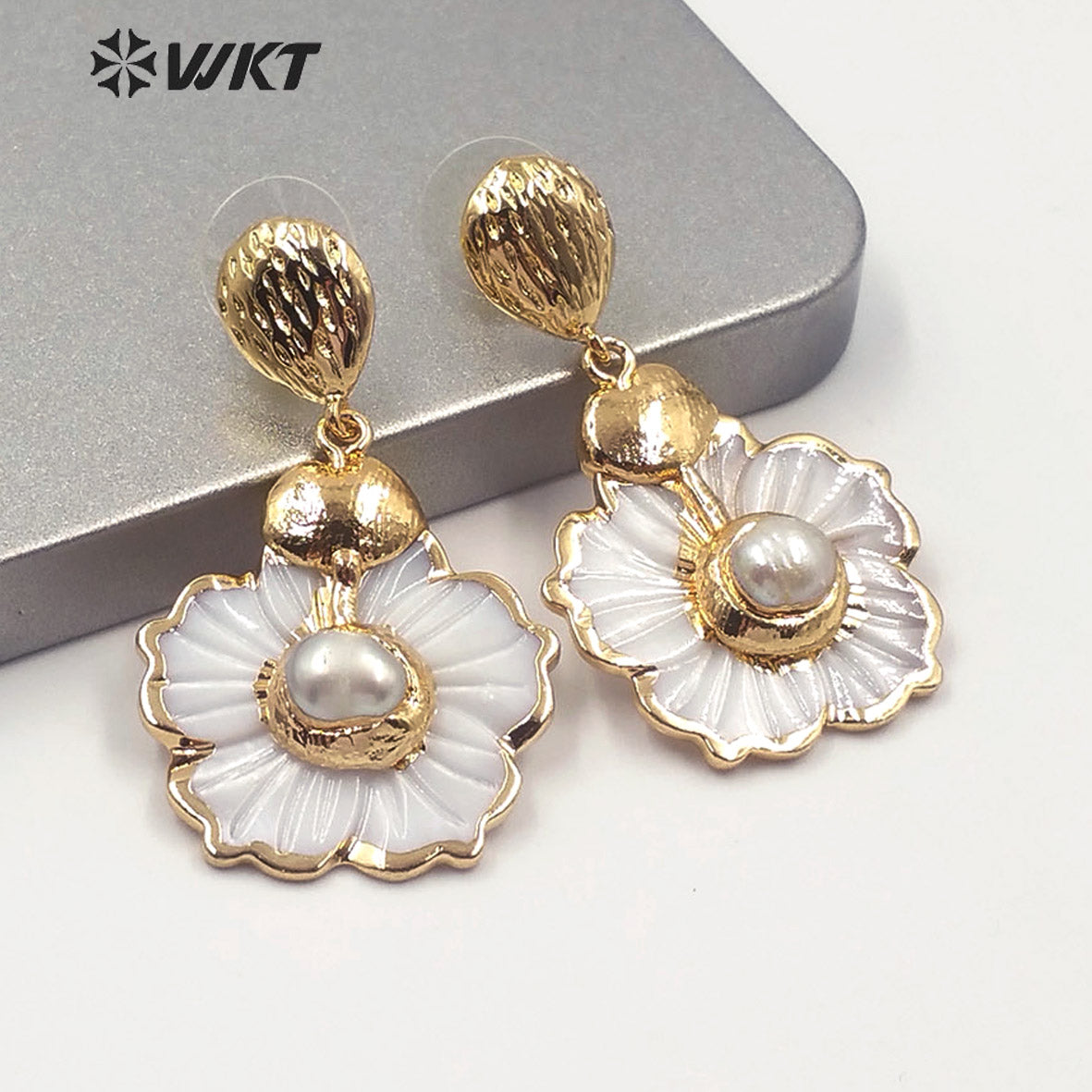 WT-E592 Newest White Flower Dangle Earring With Natural Pearl Charm Fashion Women Natural White Shell Earring