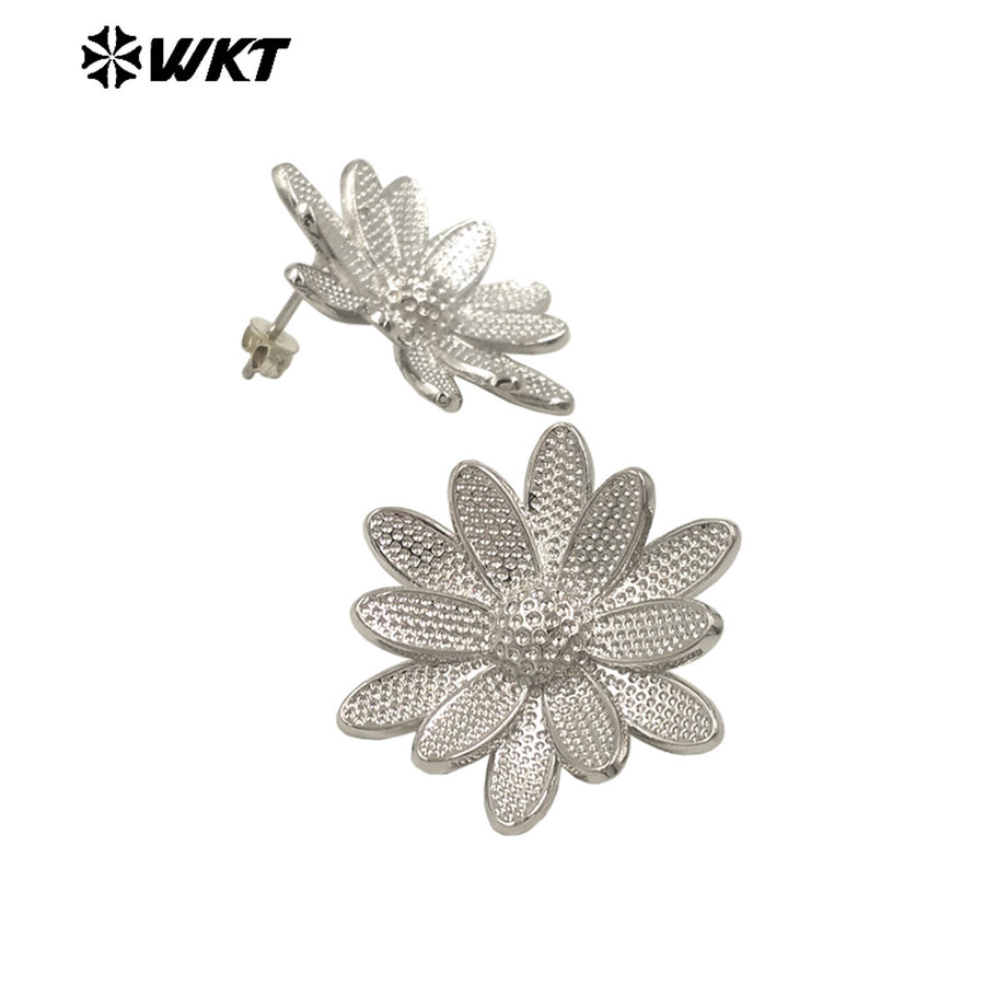 WT-E764 Wholesale New 18K Gold Plated and Silver Bodhisattva Lotus Shaped Earrings for Women As Special Anniversary Gifts
