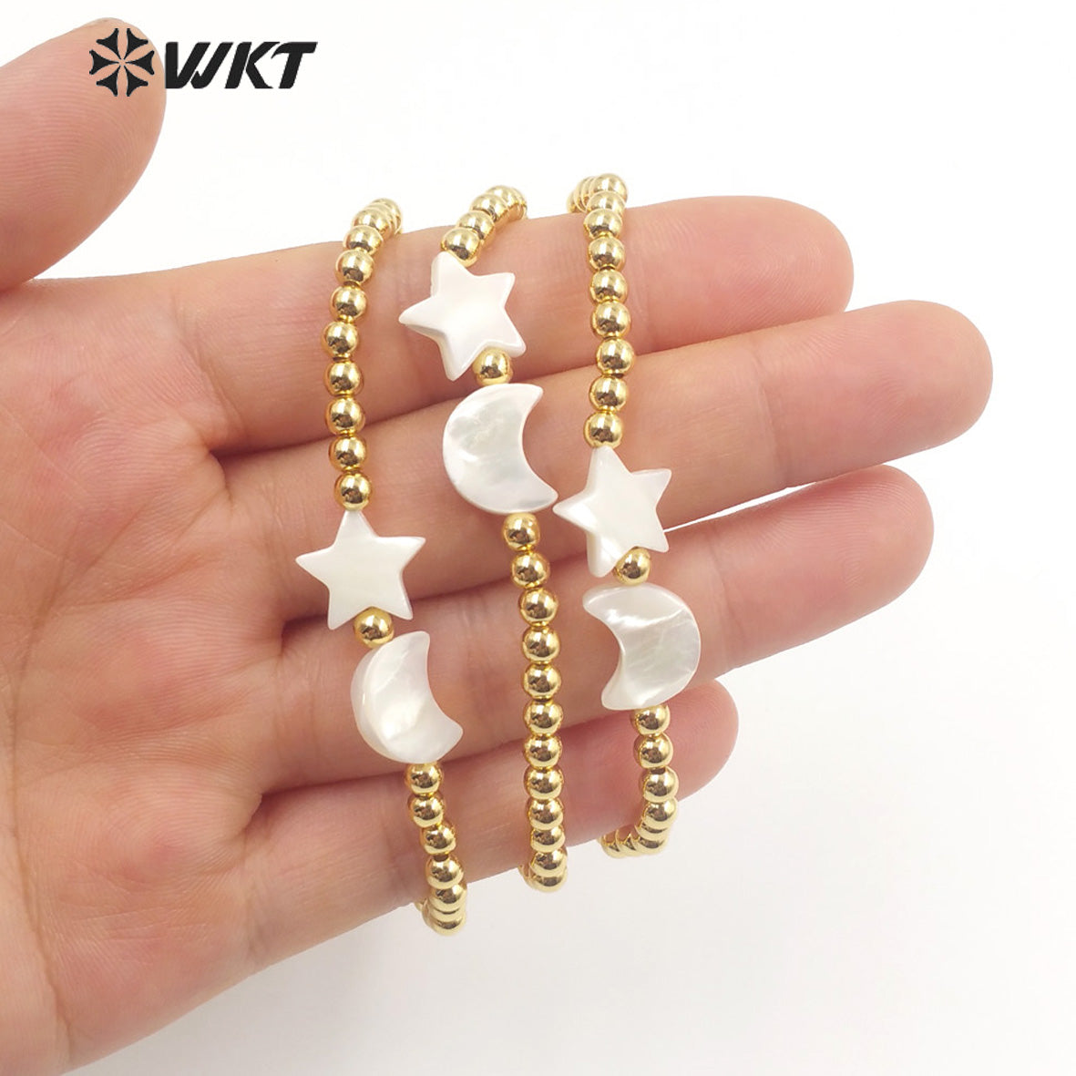 WT-MPB059 Leisure Style Gold 4mm Round Beads Moon Star Bracelet Fashion Lady Charming Shell Handmade Brass Flexible Bracelets