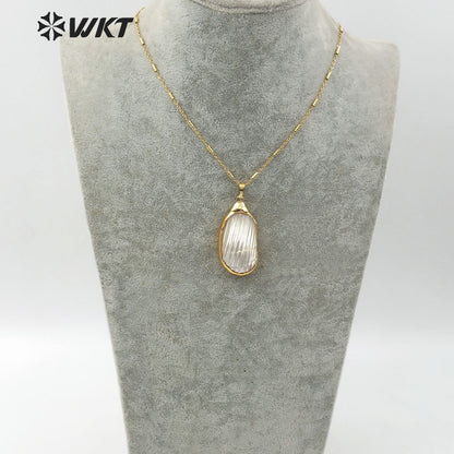 WT-JN083 Gold Bezel Pendant for Women Shell Pendant Beach Jewelry Irregular Oval Natural Sea Shell White Shell Necklace